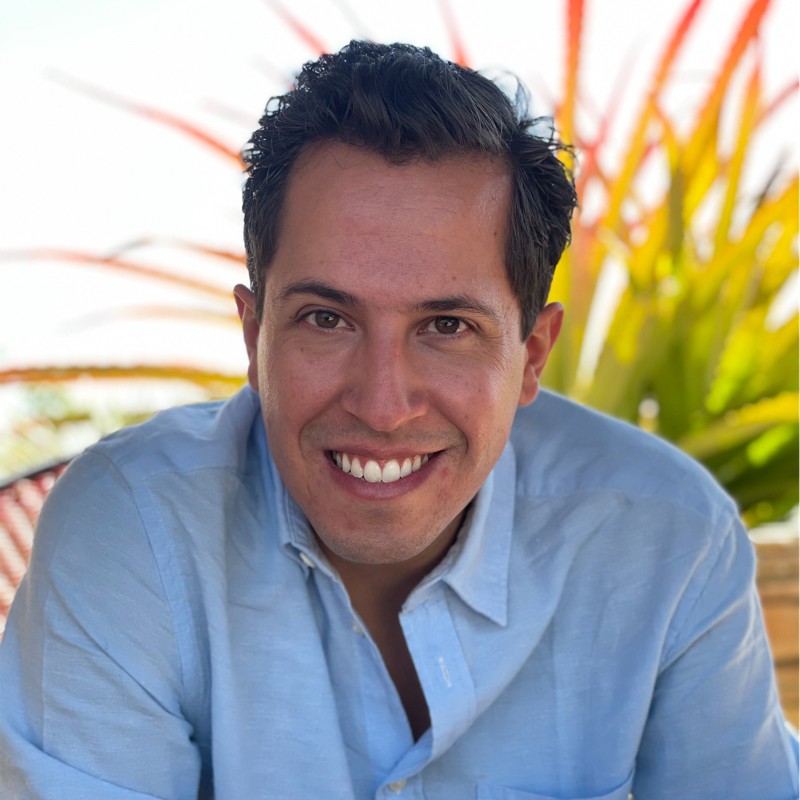 Santiago Villagómez, Fundador de Energía Real